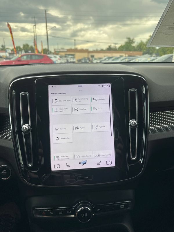 Used 2019 Volvo XC40 T5 R-Design AWD/4WD image 22