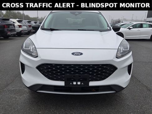 Used 2022 Ford Escape SE image 2
