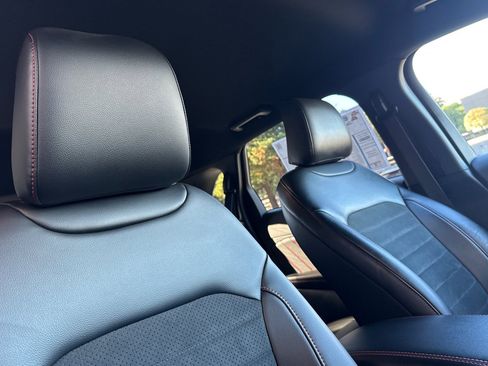 Certified 2024 Ford Edge ST-Line image 18