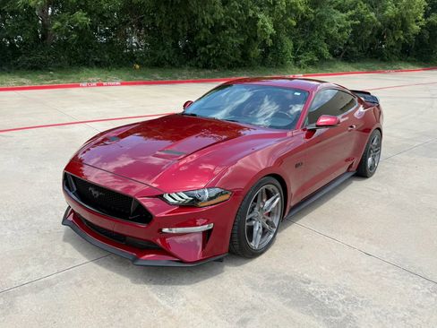 Used 2019 Ford Mustang GT Premium w/ Equipment Group 401A RWD image 16