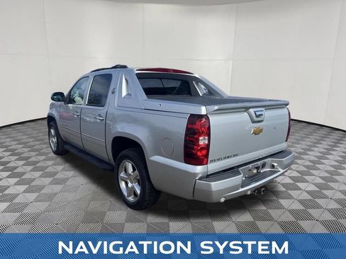 Used 2013 Chevrolet Avalanche LTZ AWD/4WD image 6