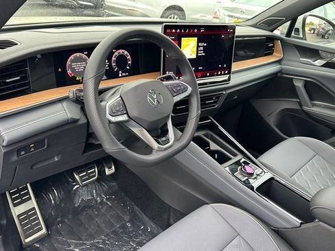 New 2026 Volkswagen Tiguan SEL R-Line AWD/4WD image 29