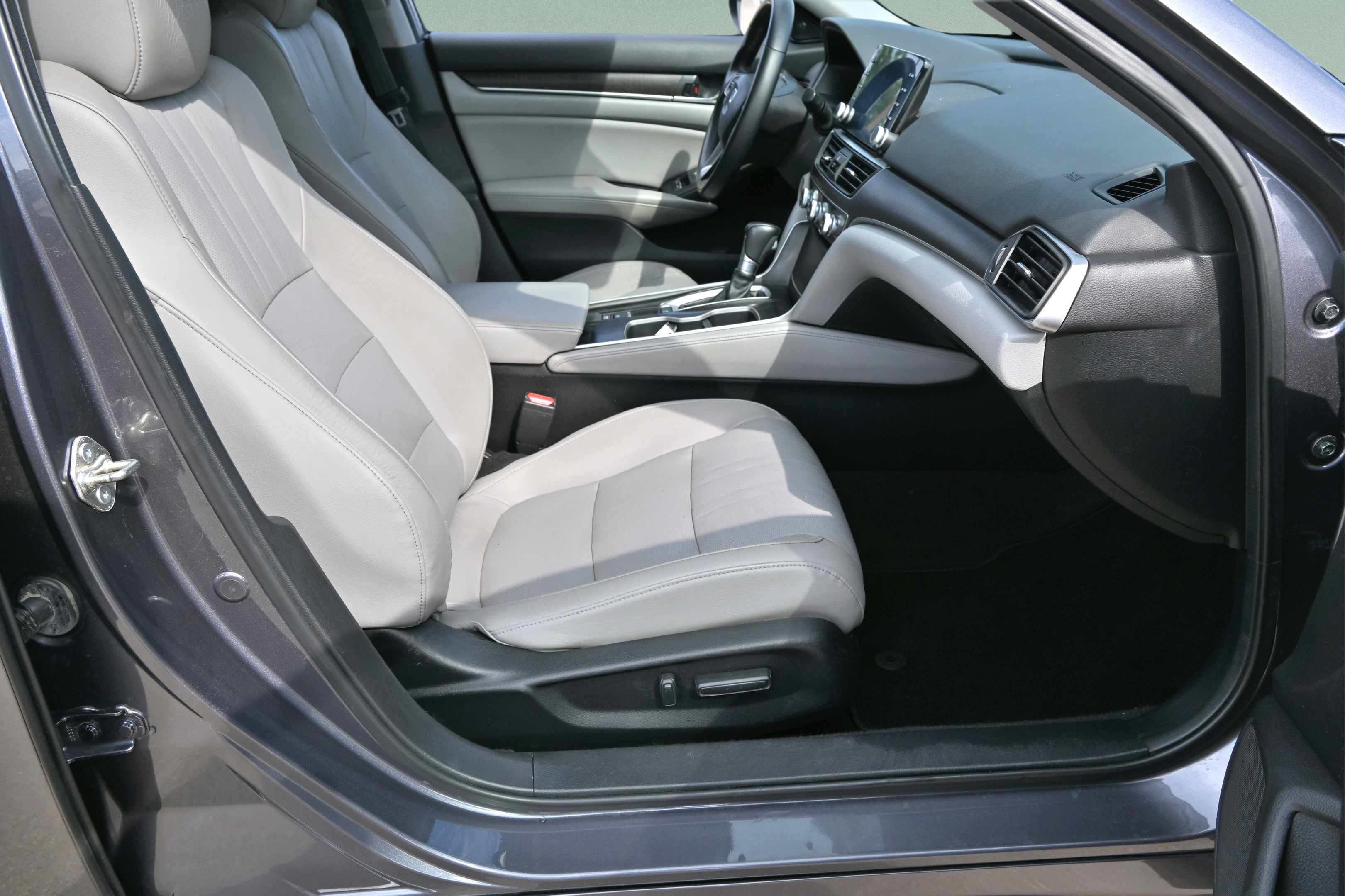 Used 2018 Honda Accord EX-L image 13