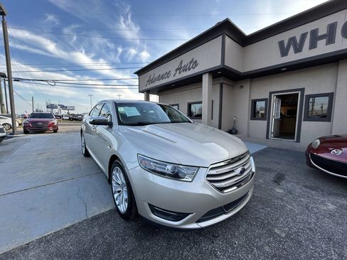 Used 2017 Ford Taurus Limited image 2