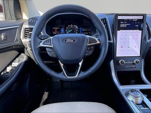 Certified 2024 Ford Edge SEL w/ Convenience Package AWD/4WD image 5