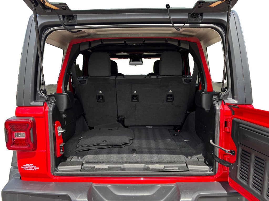 Used 2025 Jeep Wrangler Unlimited Rubicon w/ Convenience Group AWD/4WD image 14