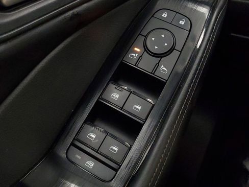 Used 2024 Nissan Rogue SV image 14