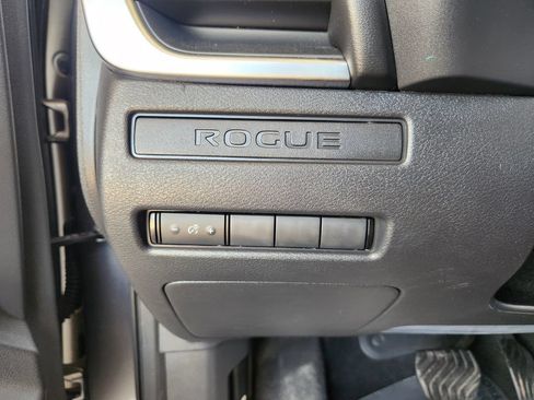Used 2021 Nissan Rogue S FWD image 23