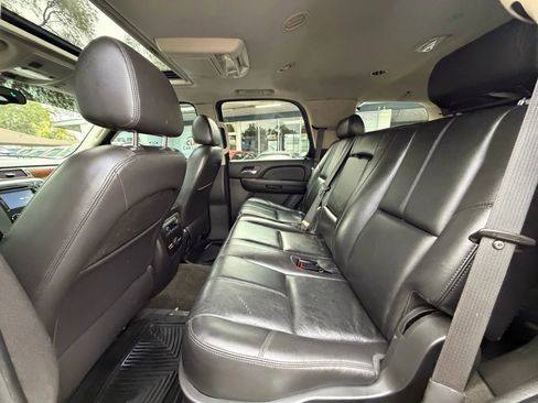 Used 2008 GMC Yukon 4WD Hybrid image 12