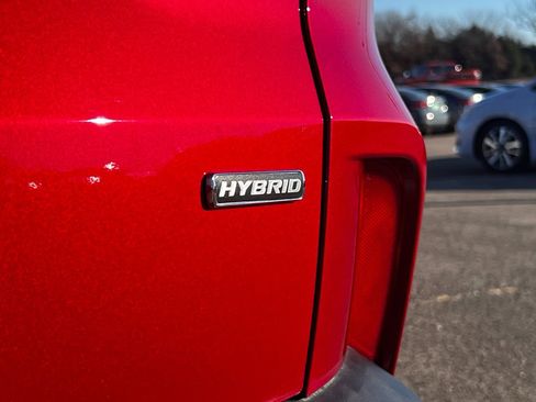 Used 2025 Ford Escape ST-Line w/ Equipment Group 301A image 7