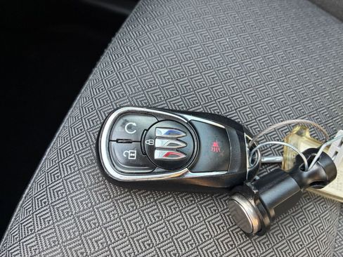 Used 2025 Buick Encore GX Preferred image 21