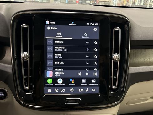 Certified 2023 Volvo XC40 B5 Ultimate w/ Climate Package AWD/4WD image 18