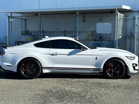 Used 2021 Ford Mustang Shelby GT500 w/ Technology Package image 3