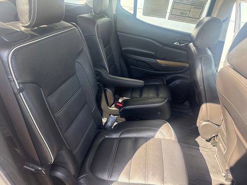 Used 2019 GMC Acadia Denali w/ Technology Package FWD image 33