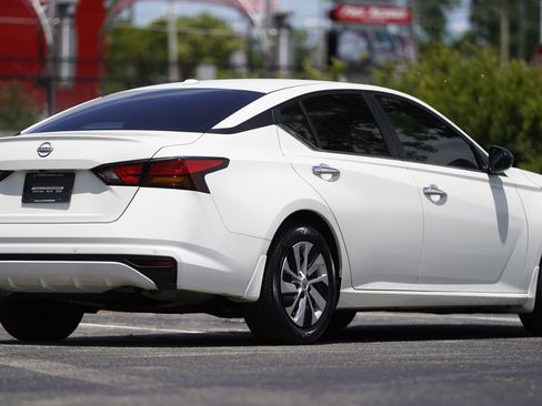 Used 2025 Nissan Altima 2.5 S FWD image 39