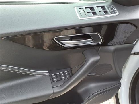 Used 2019 Jaguar F-PACE S image 8