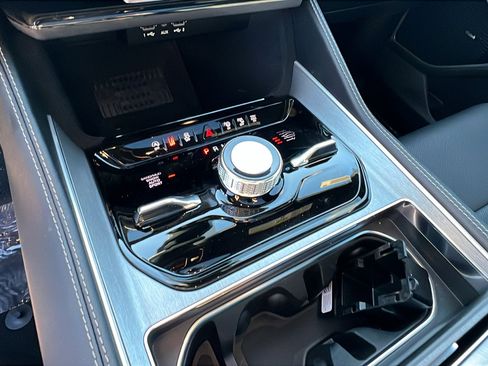 New 2026 Jeep Grand Wagoneer Limited AWD/4WD image 28