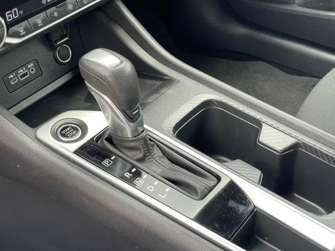 Certified 2023 Nissan Sentra SV FWD image 22