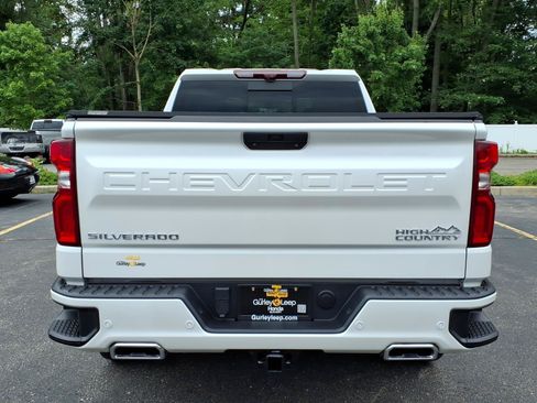 Used 2021 Chevrolet Silverado 1500 High Country w/ Technology Package AWD/4WD image 9