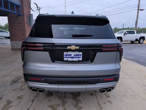 Used 2024 Chevrolet Traverse LT w/ LPO, Floor Liner Package AWD/4WD image 7