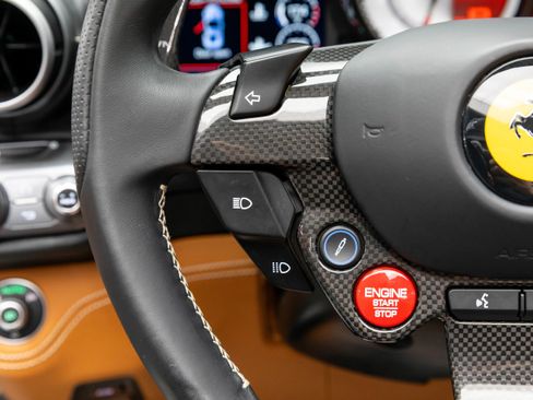 Certified 2022 Ferrari Portofino M image 23