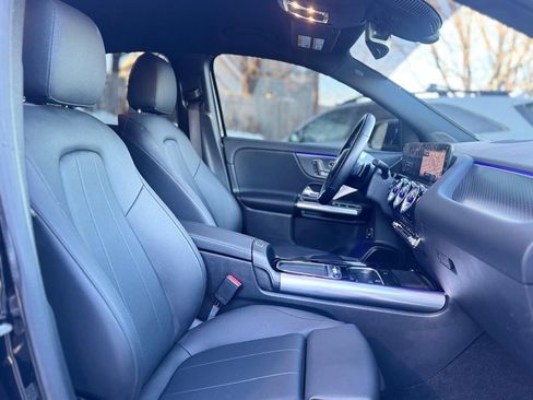 Used 2025 Mercedes-Benz GLA 250 4MATIC w/ Exclusive Package image 22