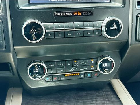 Used 2020 Ford Expedition Limited image 17