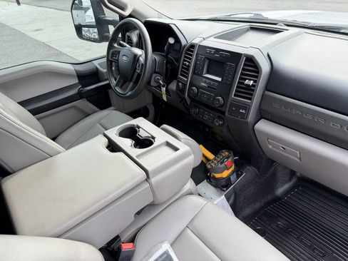 Used 2020 Ford F550 4x4 Regular Cab Super Duty image 13