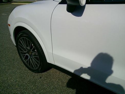 Used 2020 Porsche Cayenne image 16