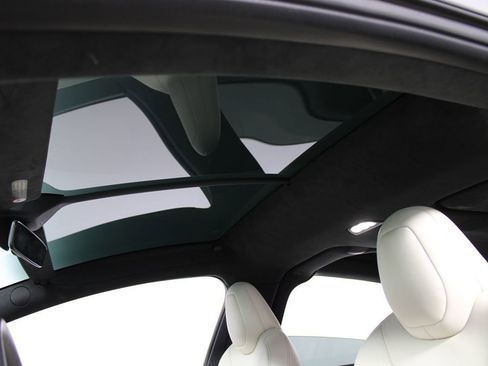 Used 2022 Tesla Model X AWD/4WD image 22