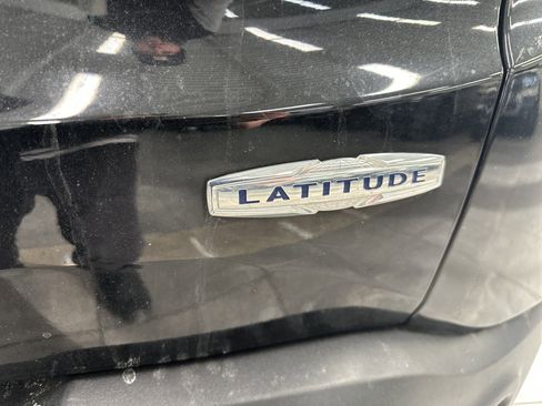 Used 2022 Jeep Renegade Latitude w/ Convenience Group image 5