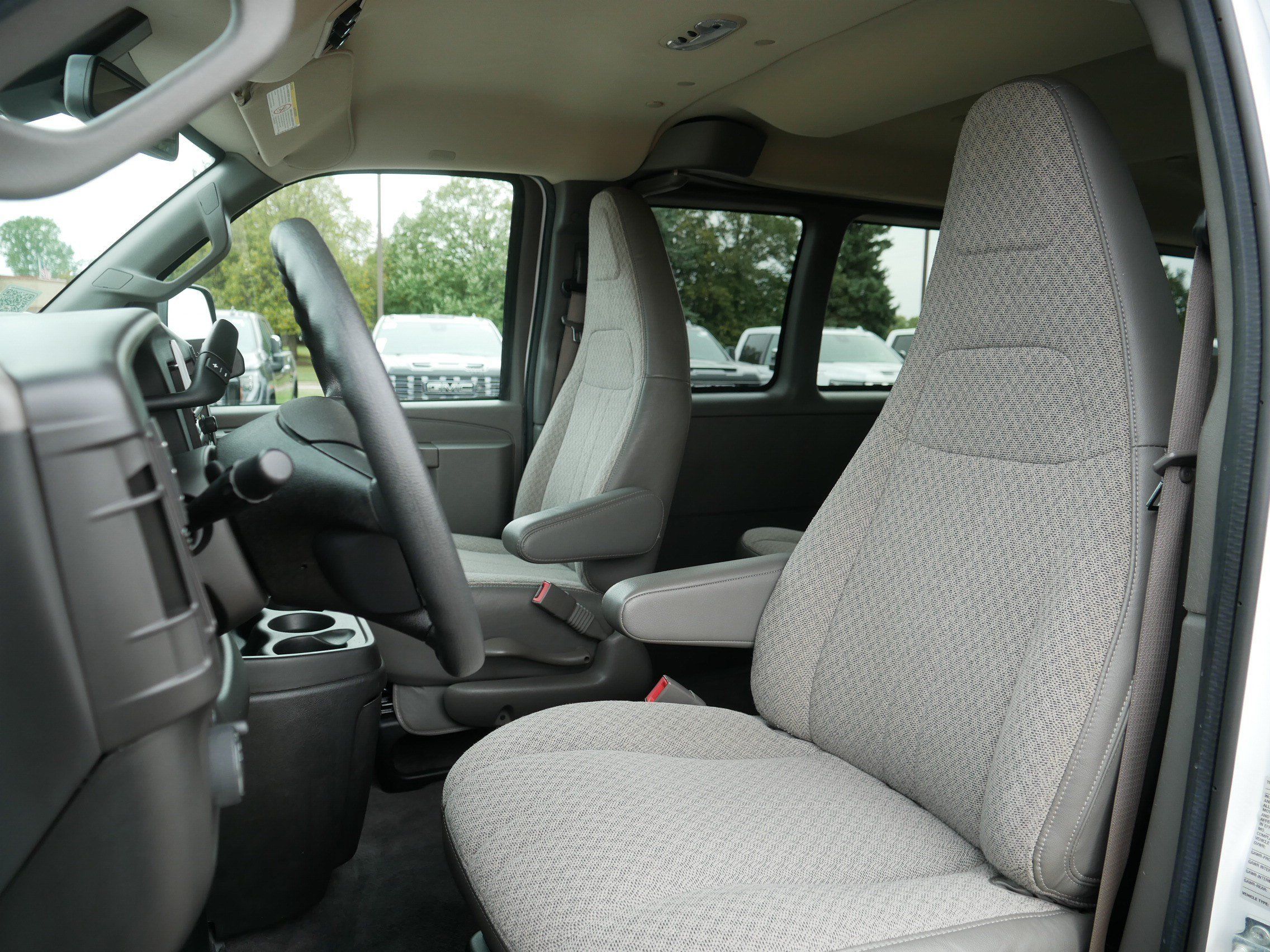Used 2019 Chevrolet Express 3500 LT w/ LT Preferred Equipment Group RWD image 34