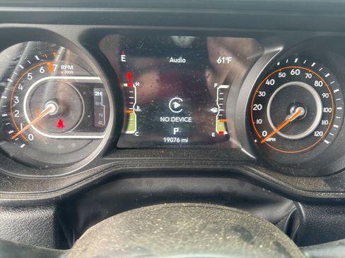 Used 2025 Jeep Gladiator Sport AWD/4WD image 12