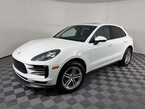 Certified 2021 Porsche Macan AWD/4WD image 1