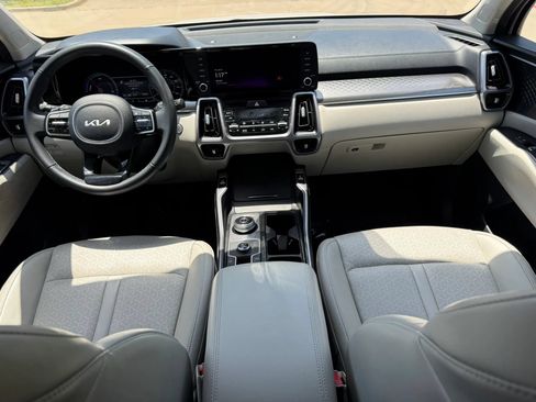 Used 2023 Kia Sorento EX FWD image 13