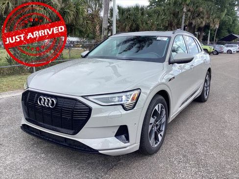 Used 2021 Audi e-tron Premium w/ Convenience Plus Package image 2