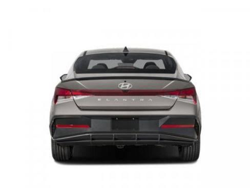Used 2025 Hyundai Elantra Sport FWD image 8