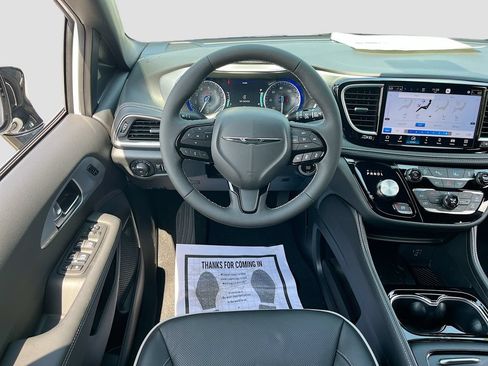 New 2026 Chrysler Pacifica Limited w/ S Appearance Package AWD/4WD image 23