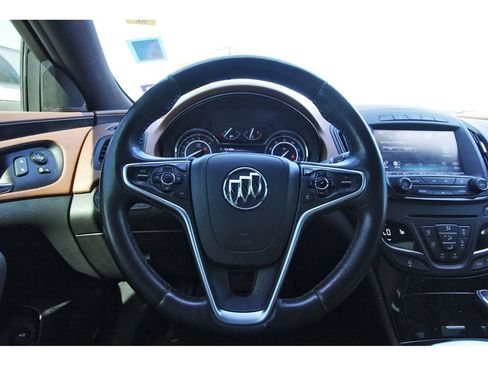 Used 2017 Buick Regal Premium image 9