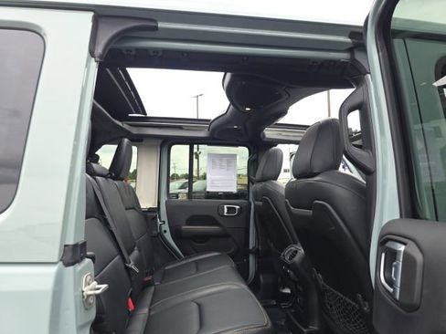 Used 2024 Jeep Wrangler Unlimited Sahara AWD/4WD image 51