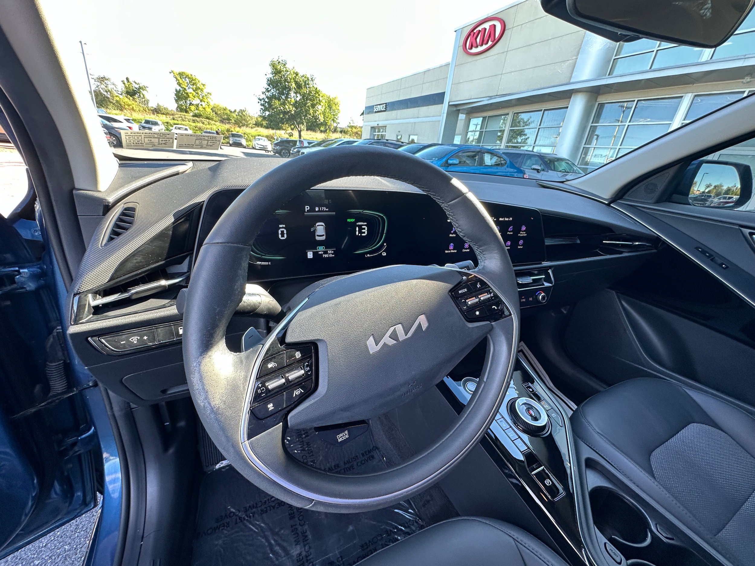 Used 2023 Kia Niro EX w/ EX Cold Weather Package FWD image 27