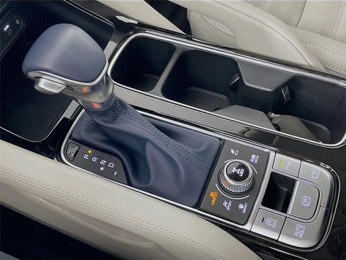 Used 2025 Kia Telluride SX Prestige image 21