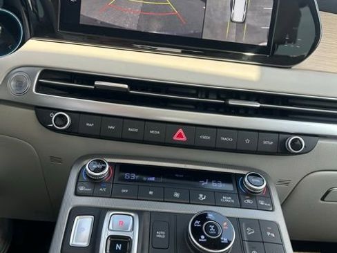 Used 2024 Hyundai Palisade Limited image 17