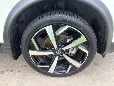 Used 2022 Nissan Rogue Sport SL FWD image 16