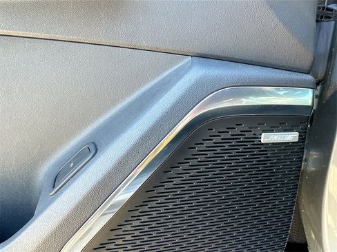 Certified 2025 Chevrolet Traverse RS image 10