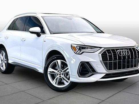 Used 2023 Audi Q3 2.0T Premium Plus w/ Premium Plus Package AWD/4WD image 3