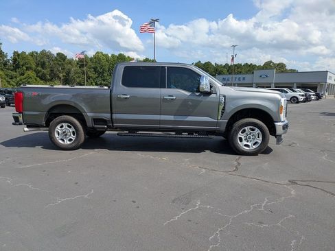 Used 2025 Ford F250 XLT AWD/4WD image 3
