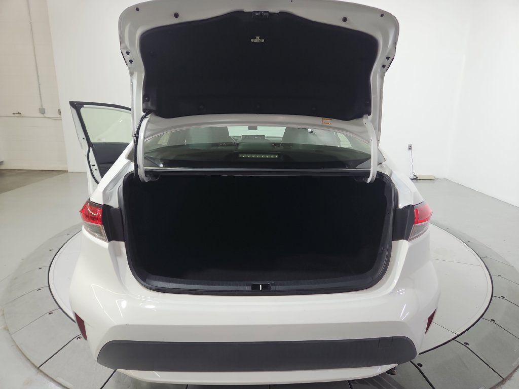 Used 2020 Toyota Corolla LE FWD image 22
