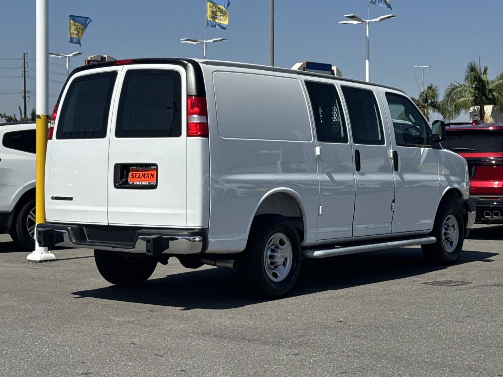 Used 2025 Chevrolet Express 2500 w/ Driver Convenience Package RWD image 5