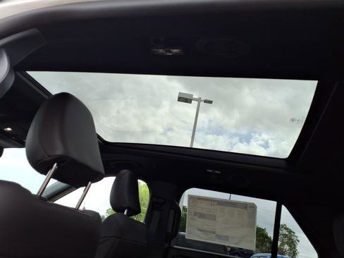 New 2026 Ford Explorer Platinum RWD image 9